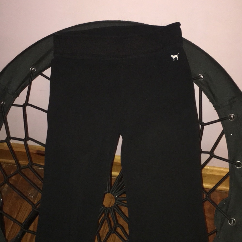 Black vs yoga pants